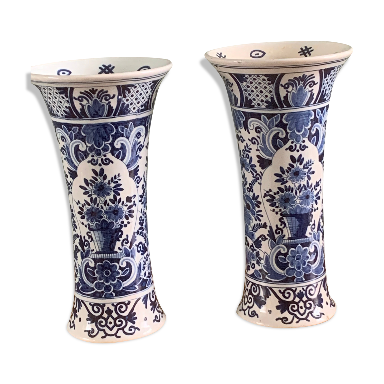 Paire de vases anciens décor fleuri