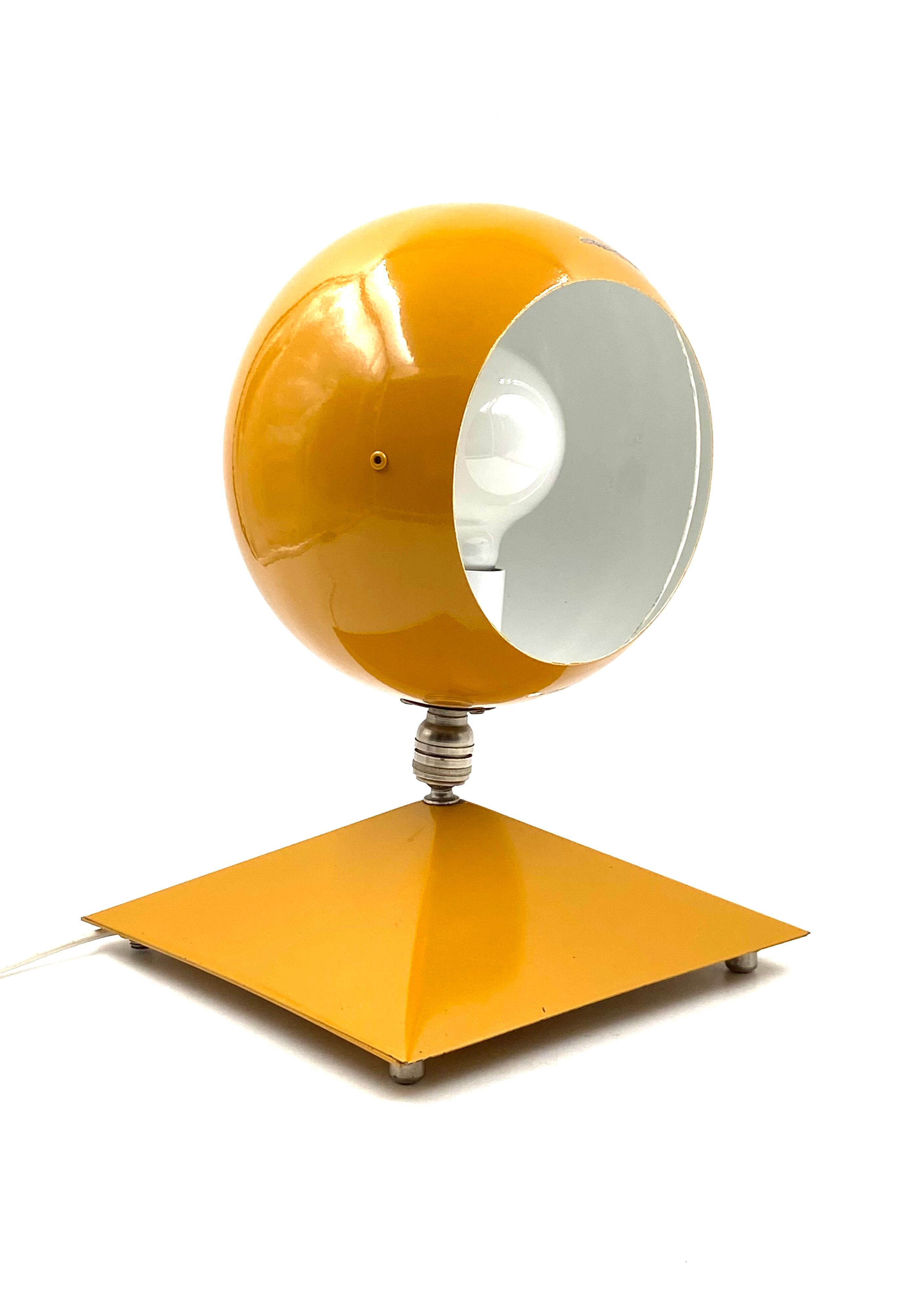 Space Age Eyeball Yellow Table lamp, Italy, 1970s