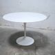 Round tulip table in marble by E. Saarinen for Knoll International