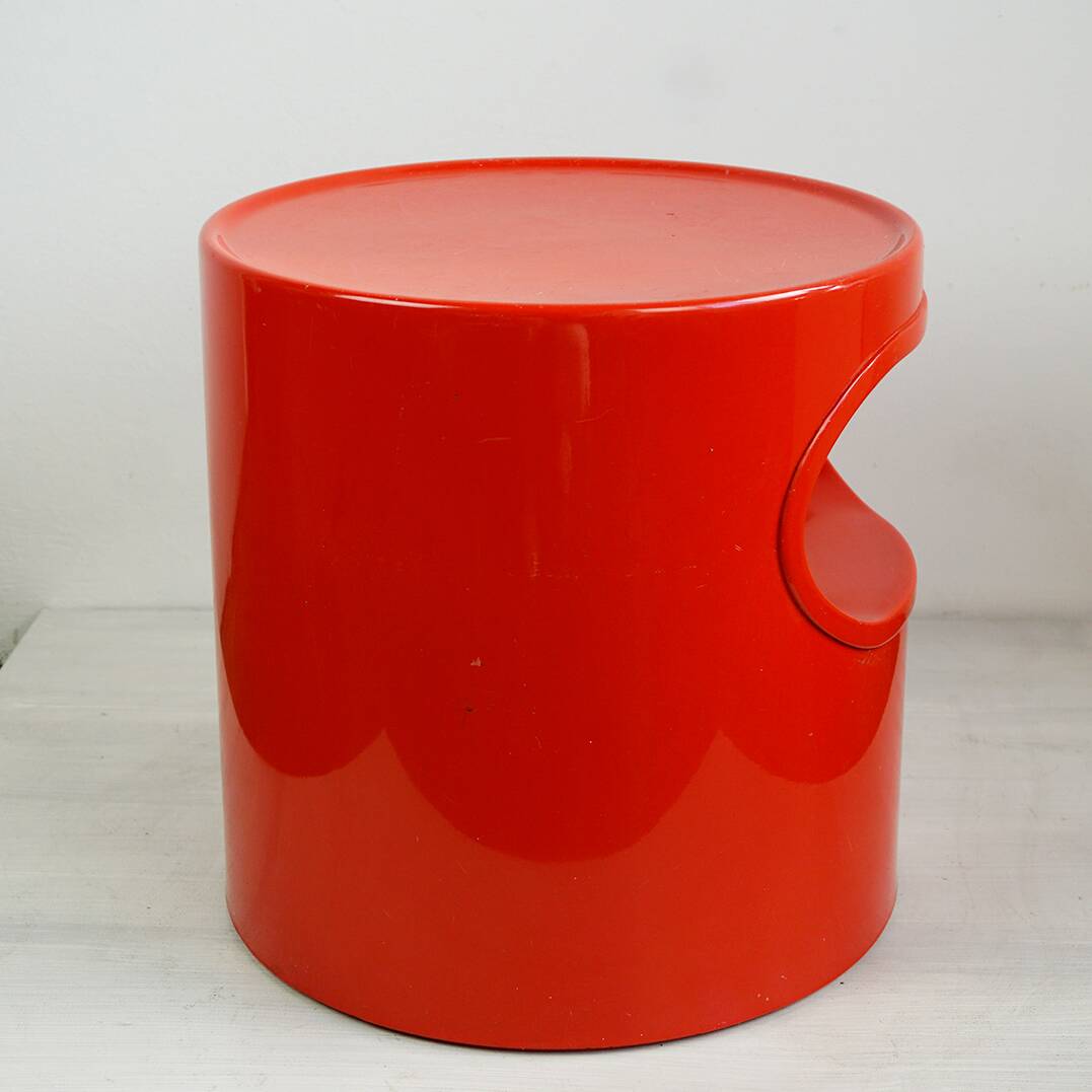 Table en plastique rouge par Emma Gismondi pour Artemide Italie