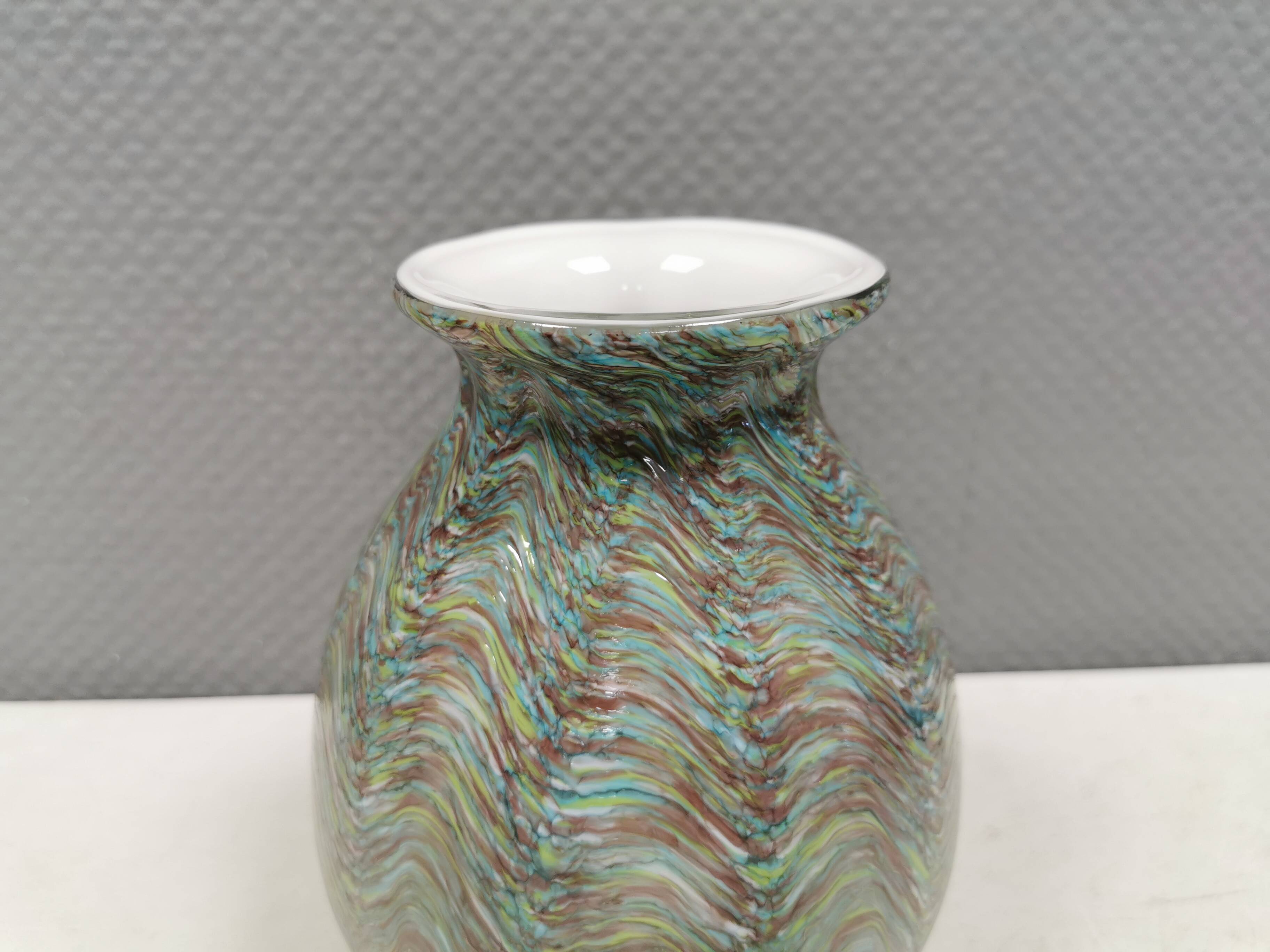 Vase magnifique en 3 couches de verre.
