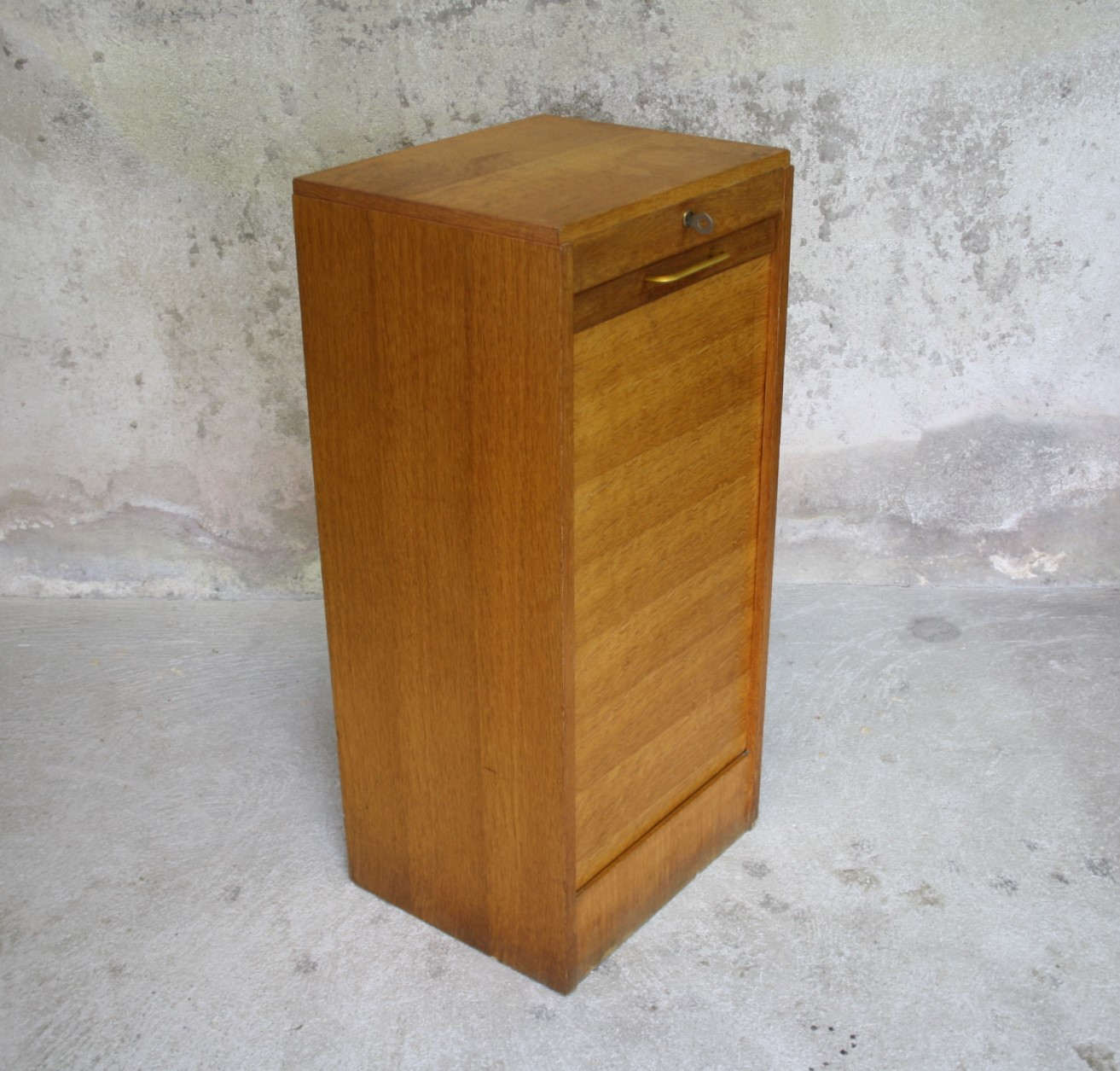 Vintage curtain binder