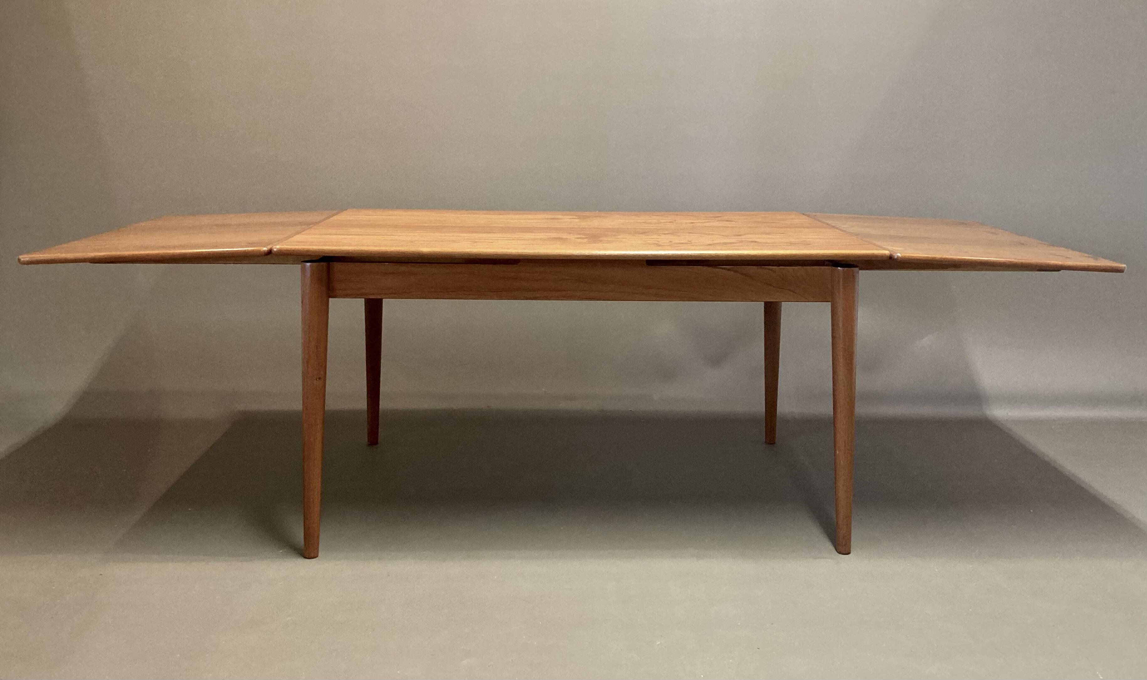 Extendable high table "Scandinavian Design" 1950.