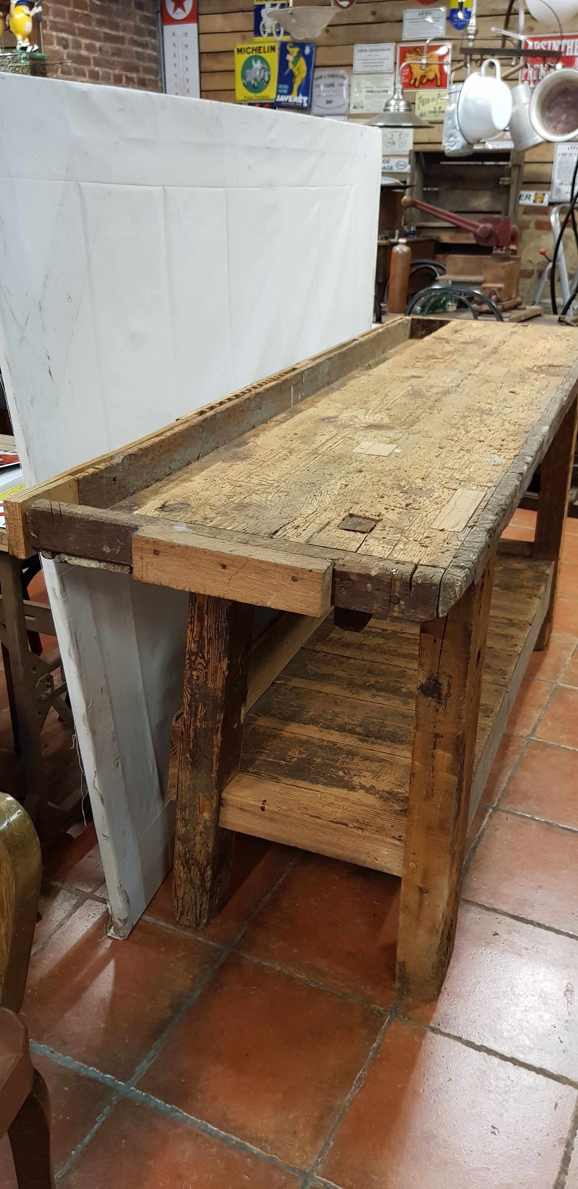 Établi d'ébéniste en bois