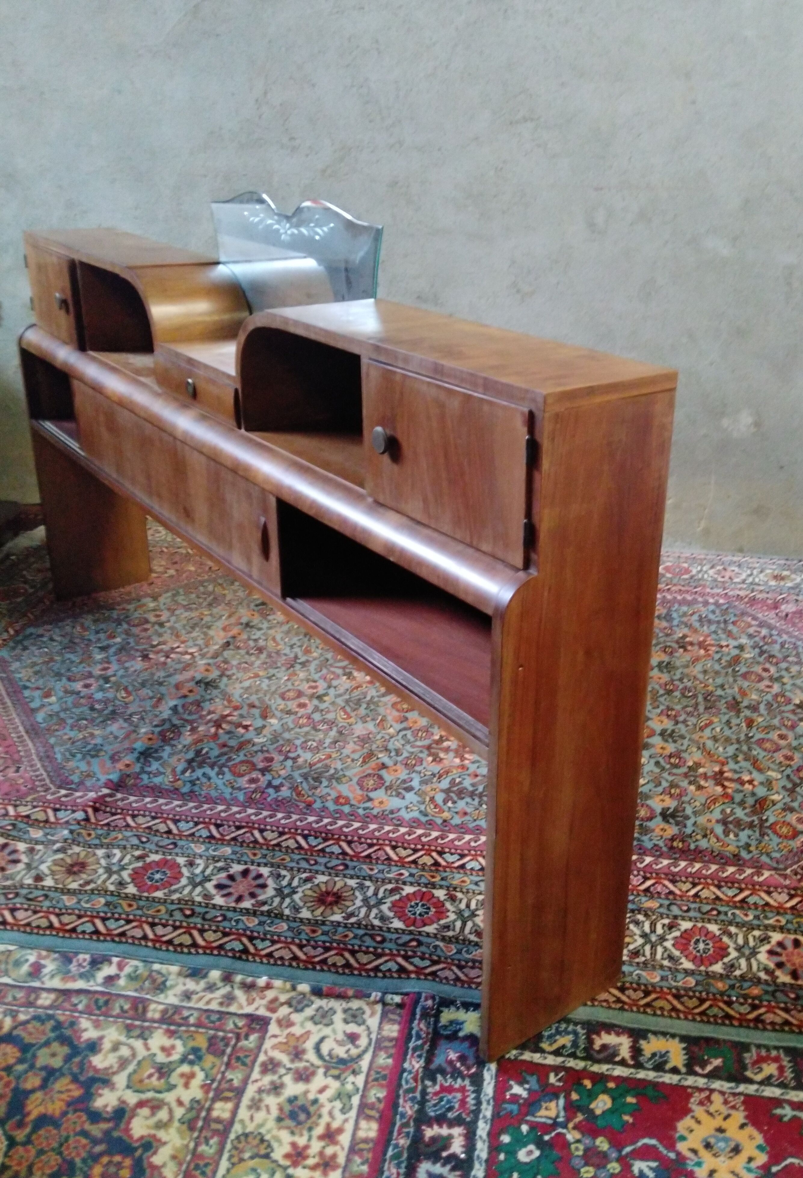 Art deco headboard in walnut bramble
