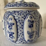 Chinese porcelain candy box