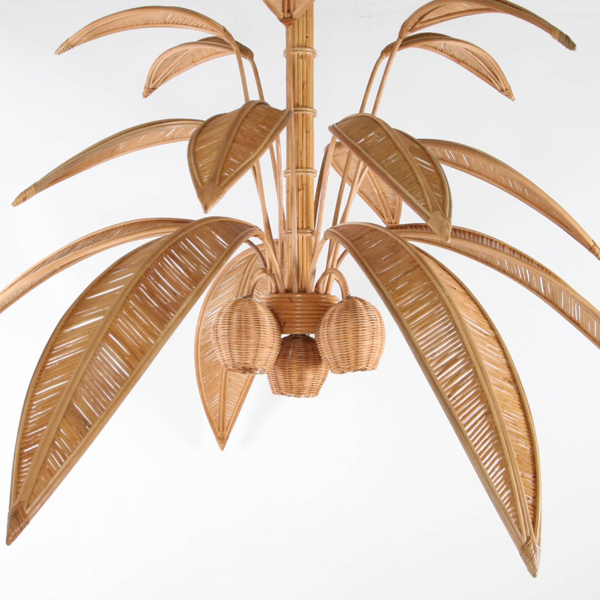Grand lustre « cocotier » « palmier » en rotin