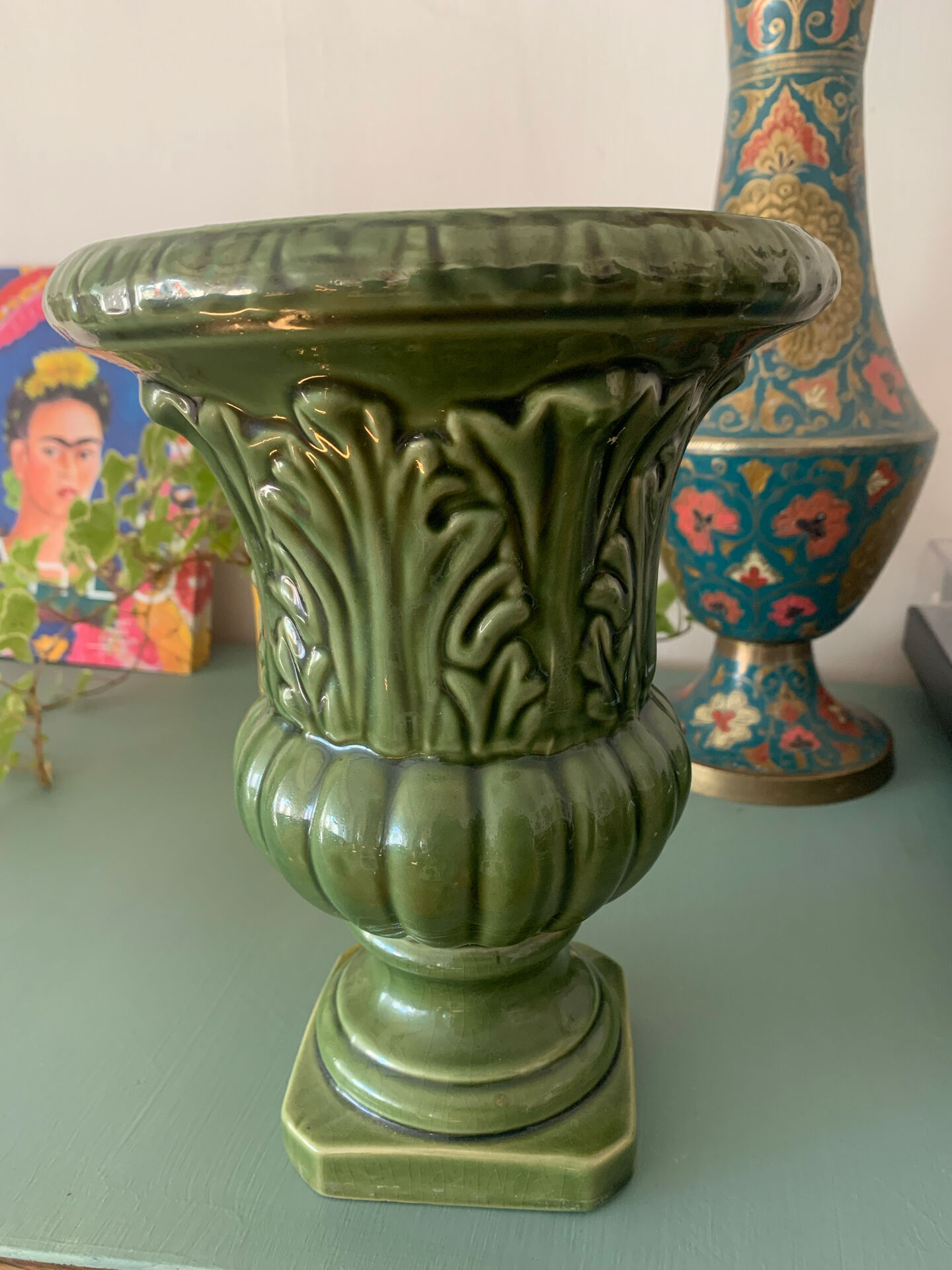 Vase Médicis, cache-pot vintage en céramique vert olive