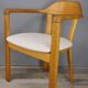 Suite de 4 fauteuils en chêne et tissu