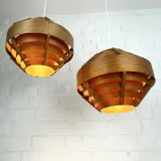 Pair of Hans-Agne Jakobsson pendant lights in pine veneer – AB Ellysett