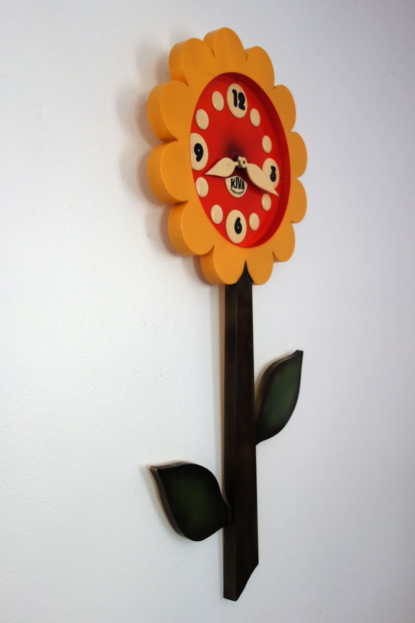 Vintage Kiva flower wall clock
