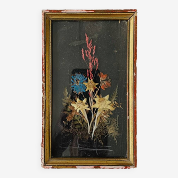 Vintage dried flowers frame