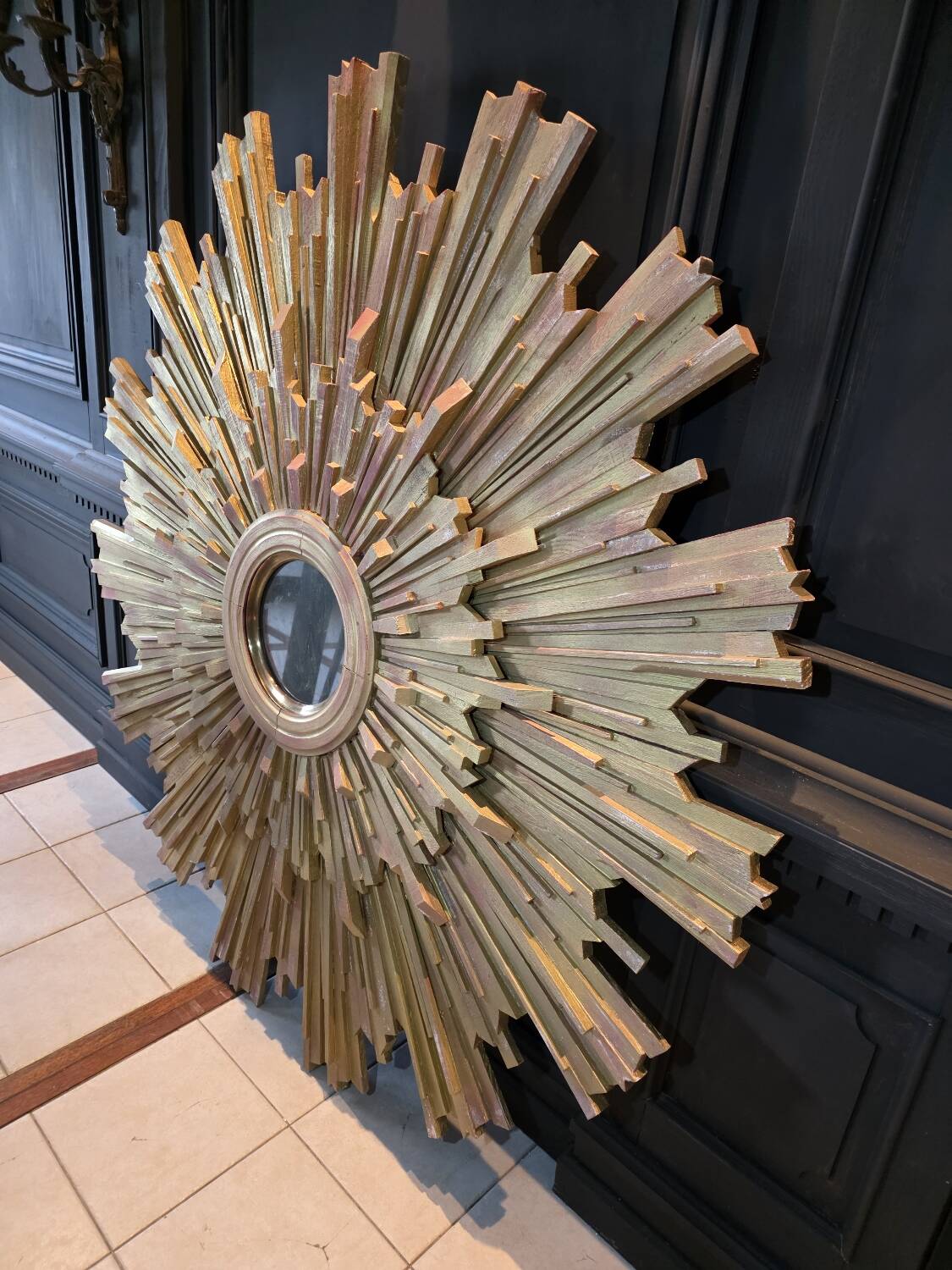 Monumental sun mirror in gilded oak 160 cm