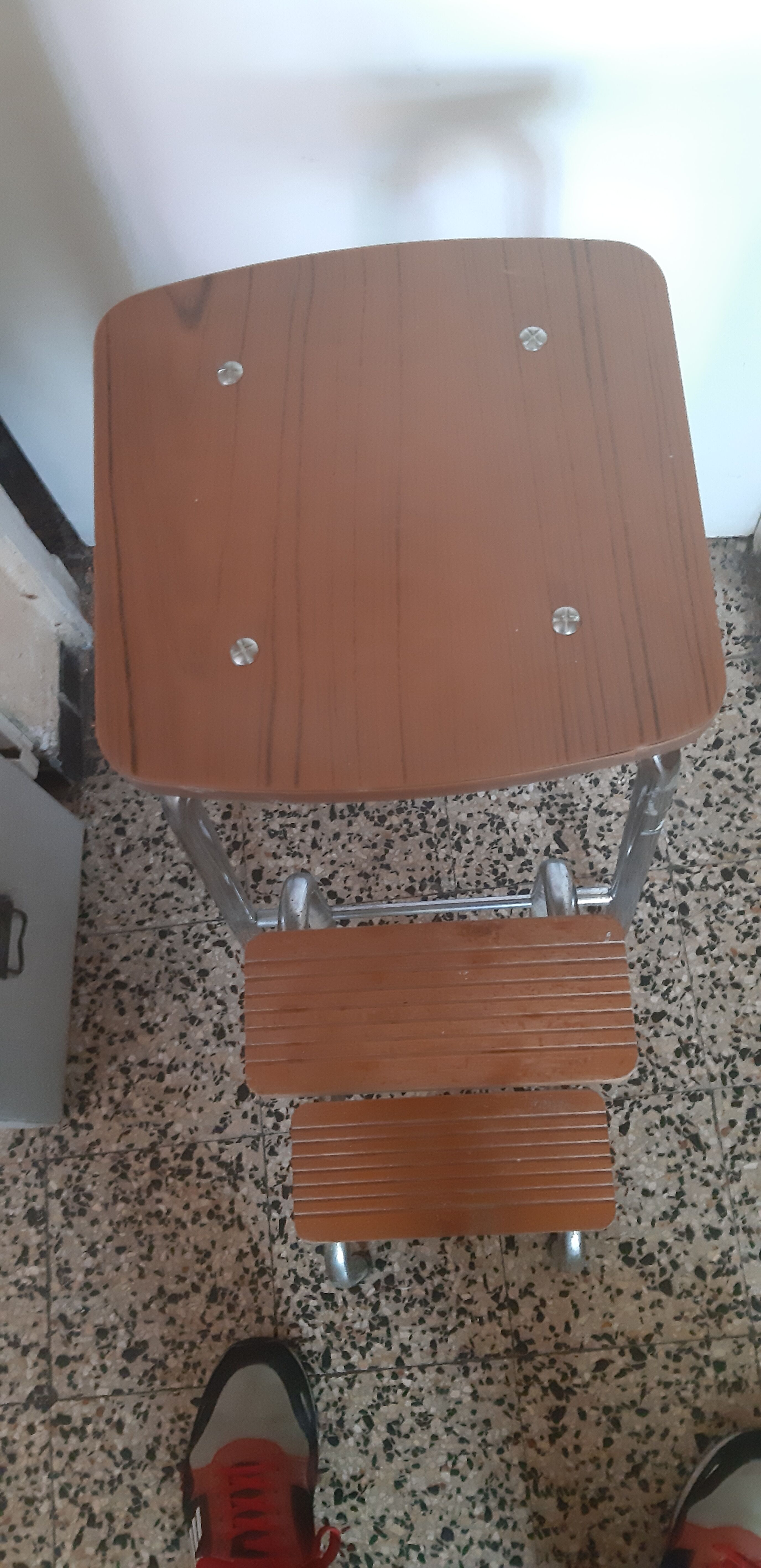 Stepladder in formica