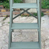 Wooden painter's stepladder