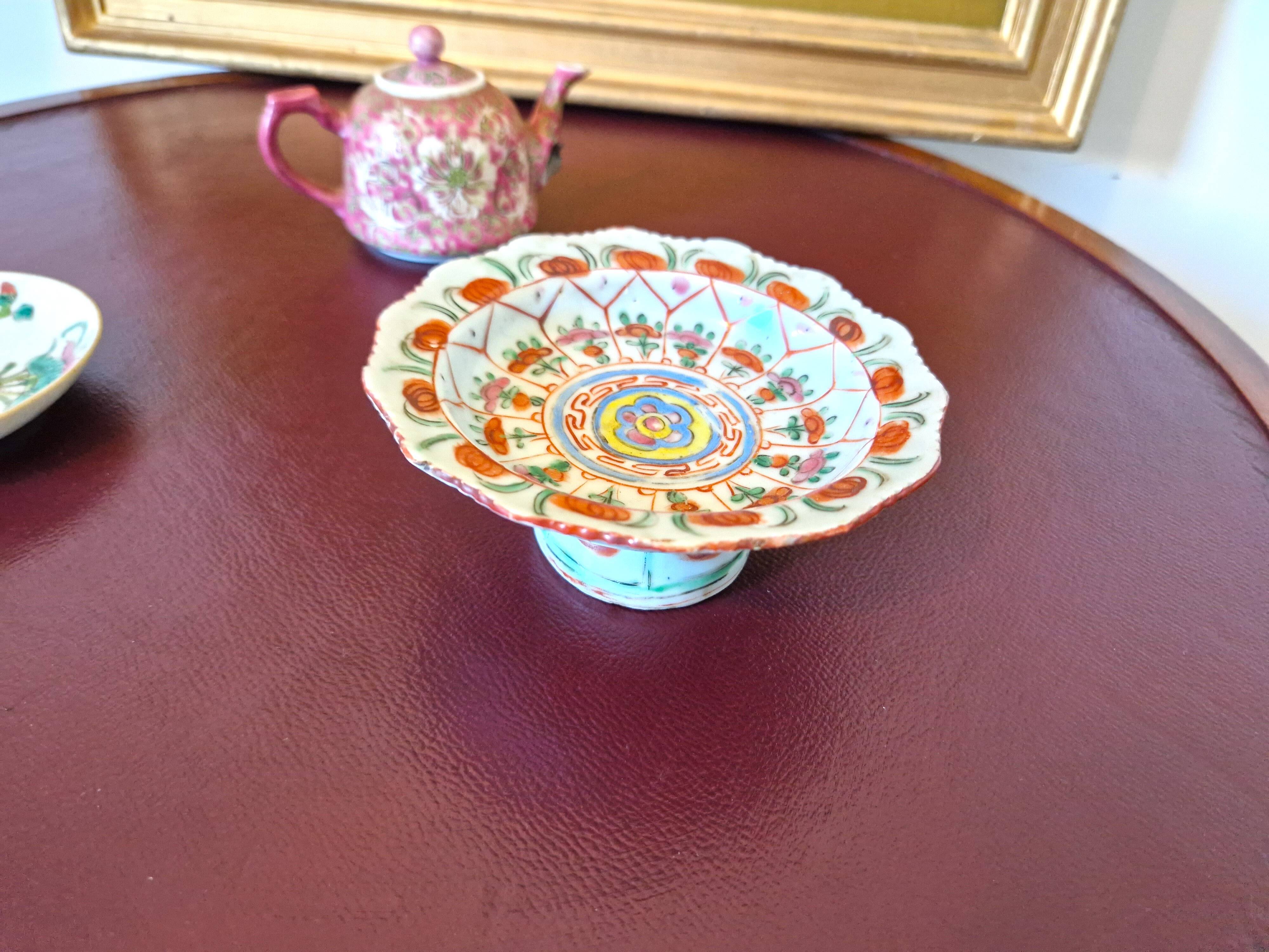 Benjarong footed bowl – fine hand-painted porcelain – Early 20th century