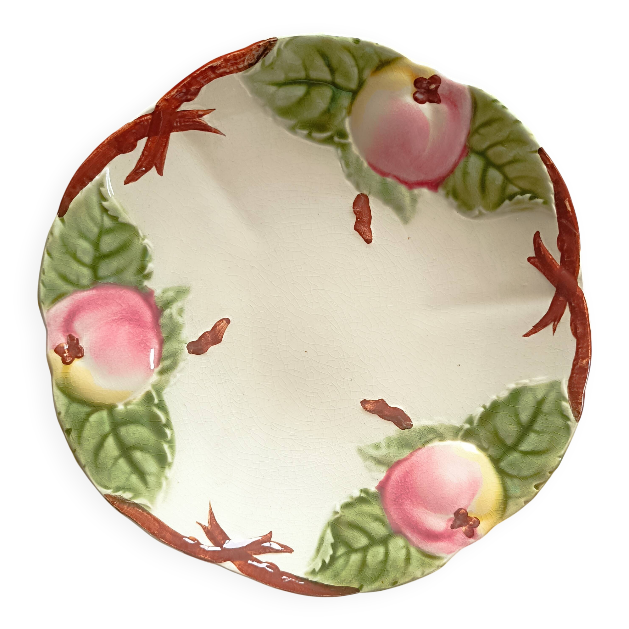 Barbotine plate; Apples. Choisy le Roi