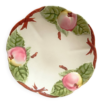 Barbotine plate; Apples. Choisy le Roi