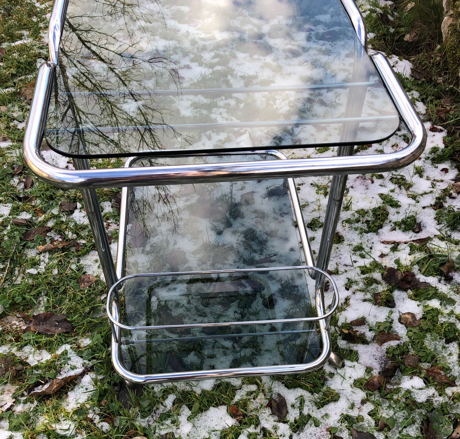 Smoked glass serving