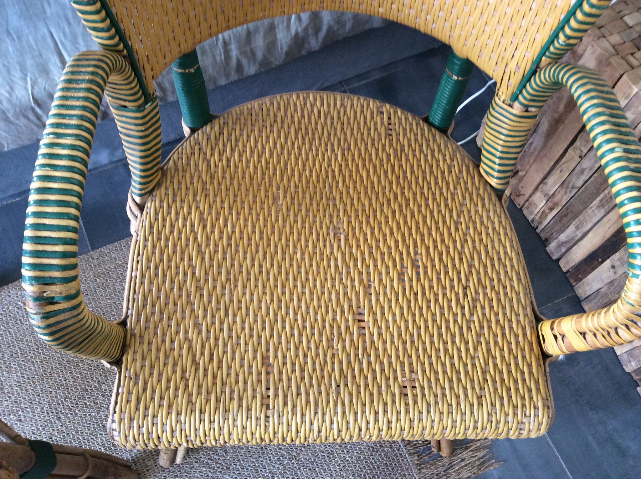 Paire de fauteuils en rotin
