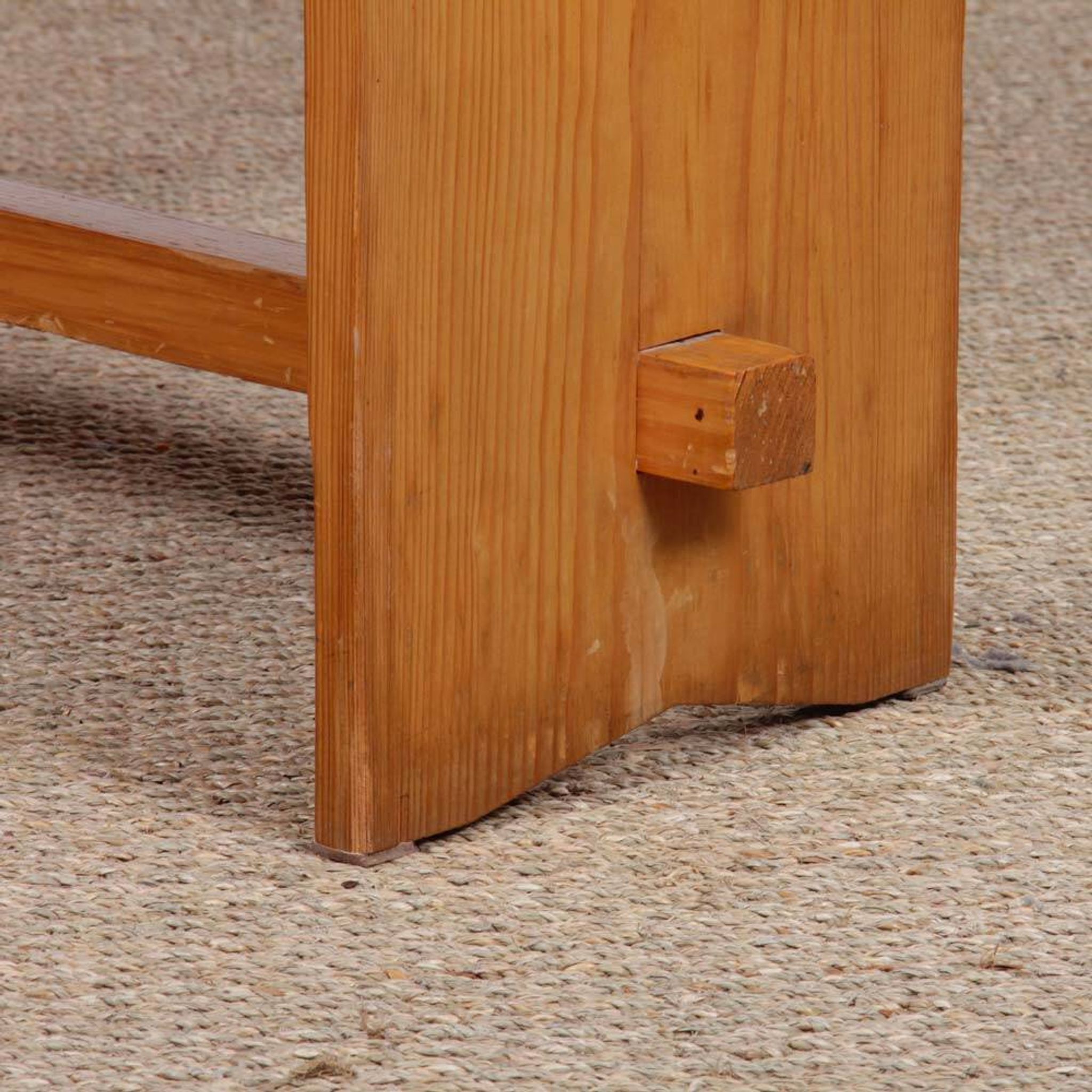 Vintage pine bench, 20th-century work.