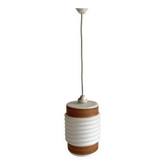 Opaline corrugated tube suspension