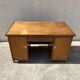Bureau en bois avec tiroirs vintage