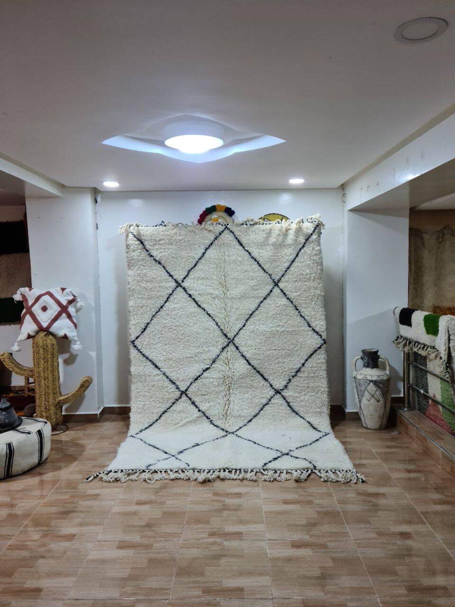 Mrirt 100% Wool Rug - Luxury and Comfort - Handmade 250x150 cm