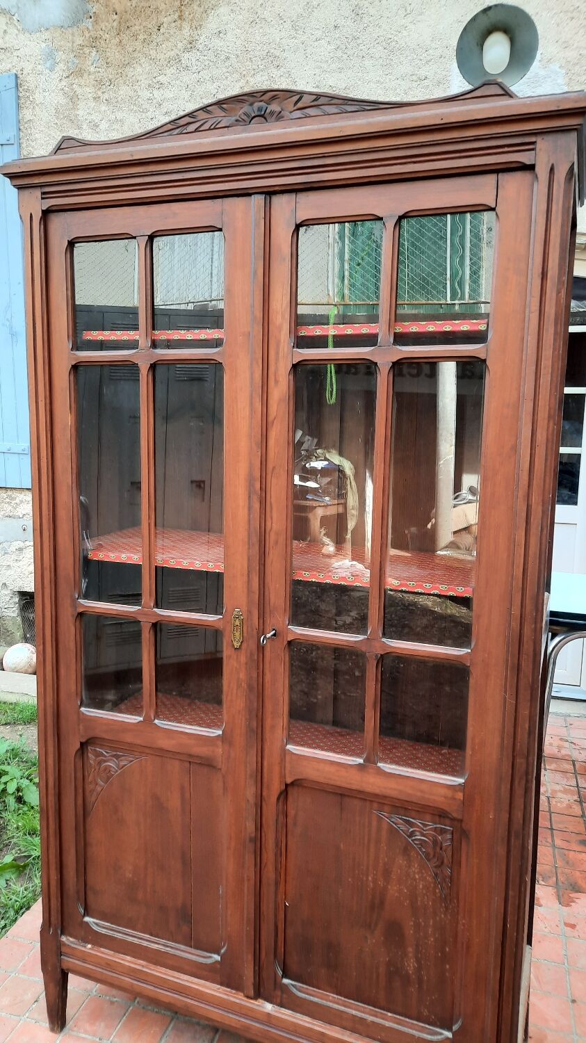 Art Deco style showcase