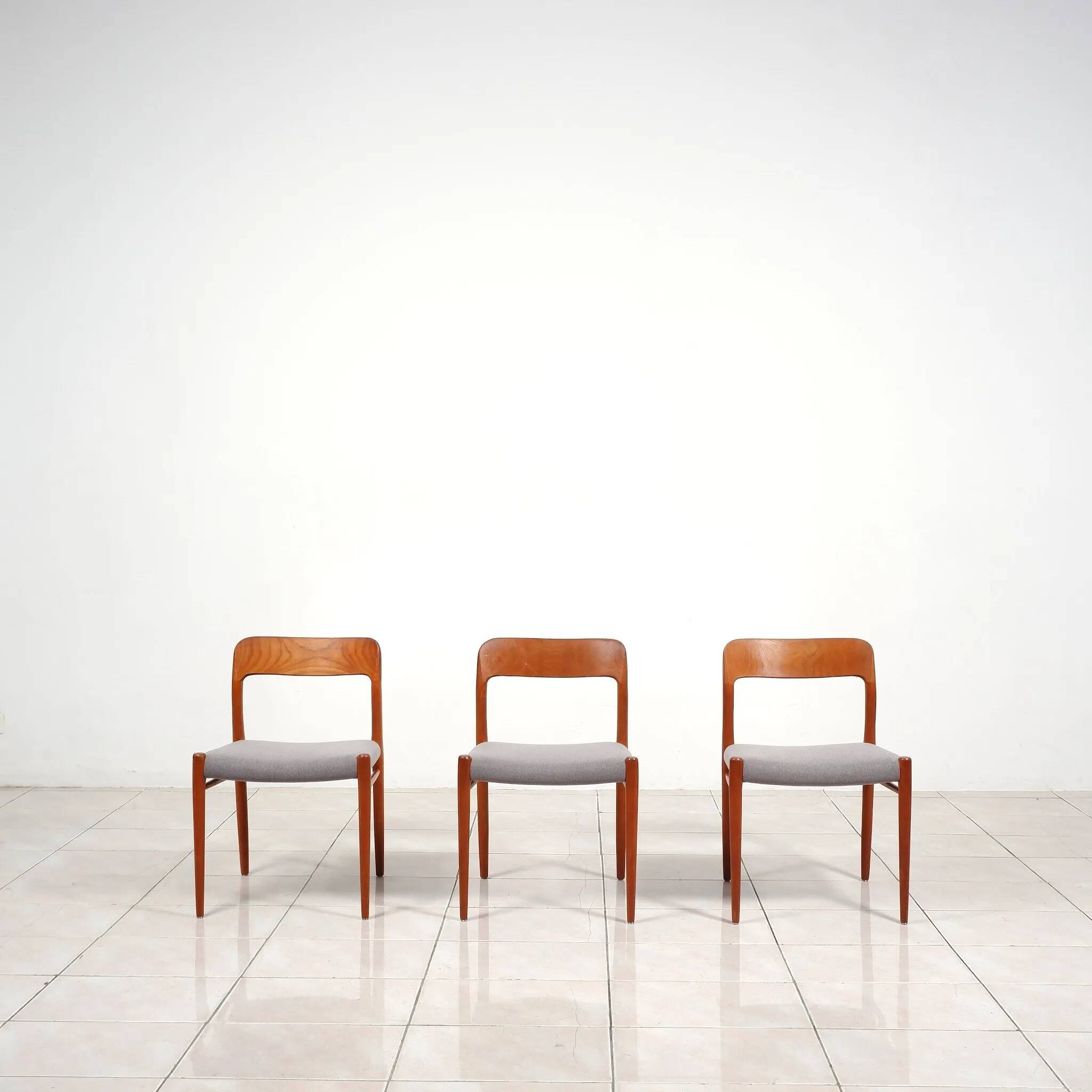 3 Niels Møller „Model 75“ teak dining chairs reupholstered