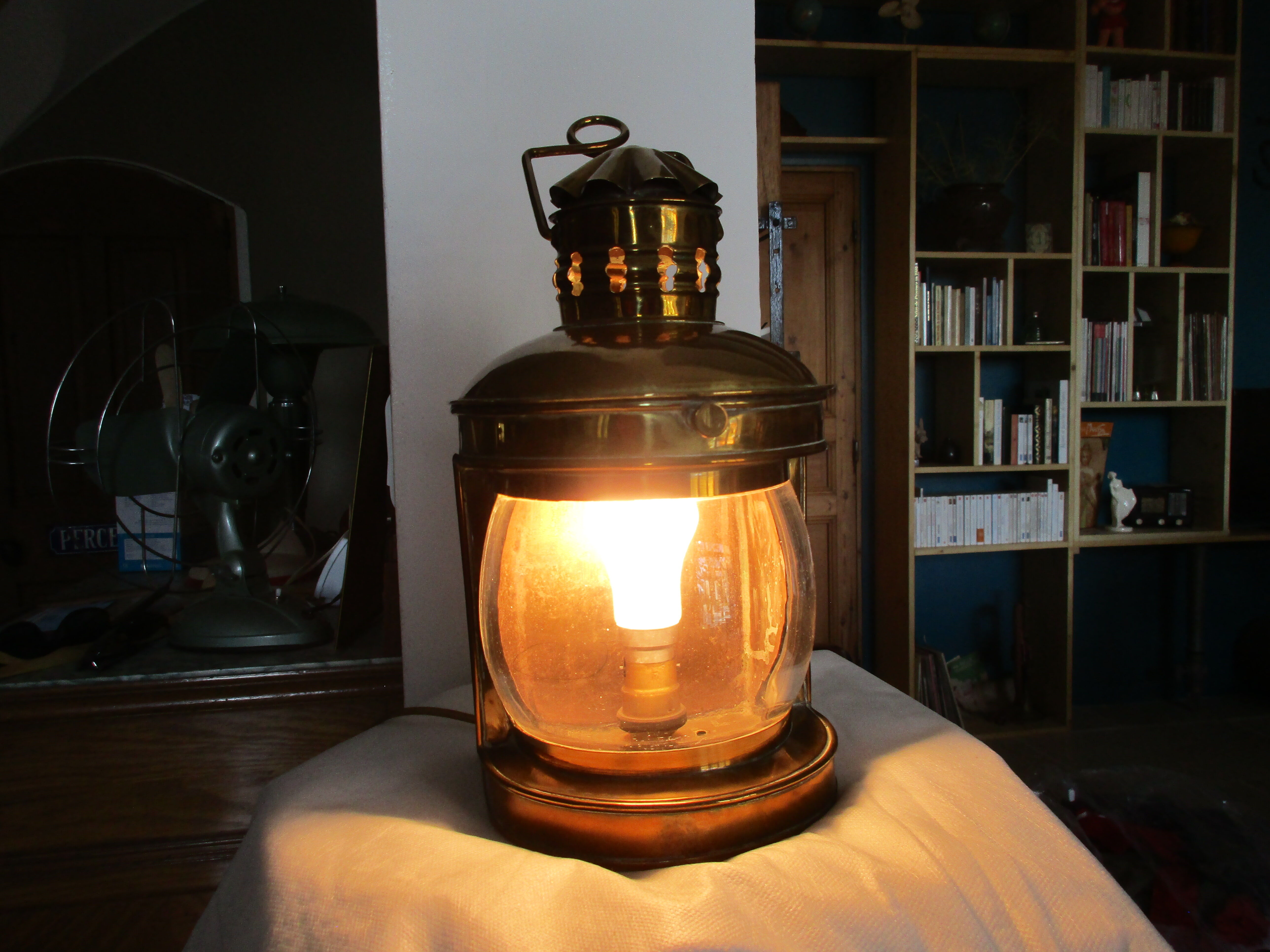 Brass boat tempete lamp