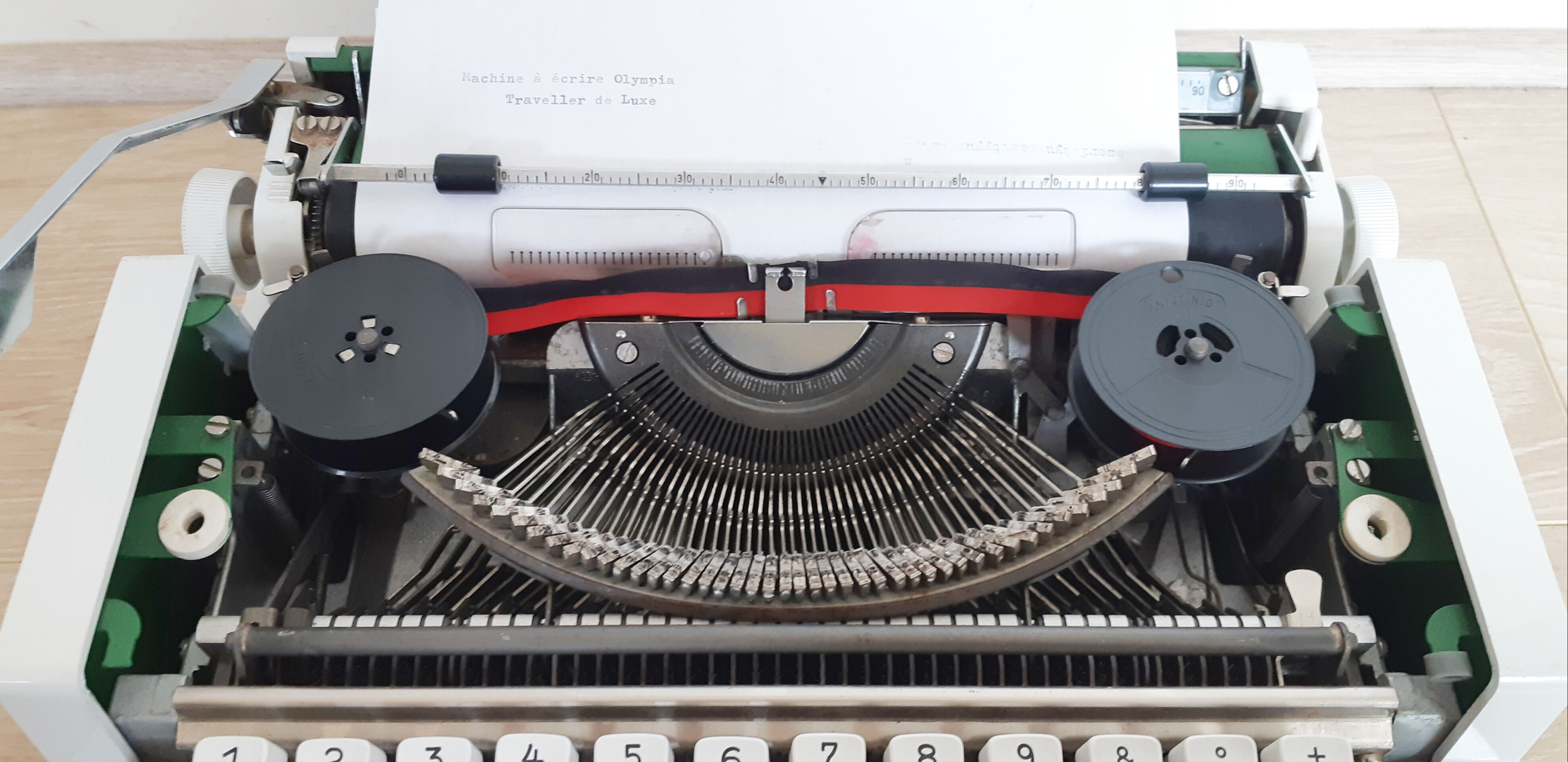 Olympia Traveller Luxury Portable Typewriter, Functional