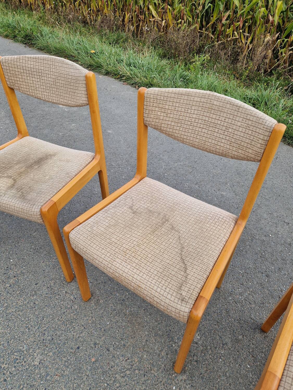 Set of 6 vintage beech chairs to clean or reupholster