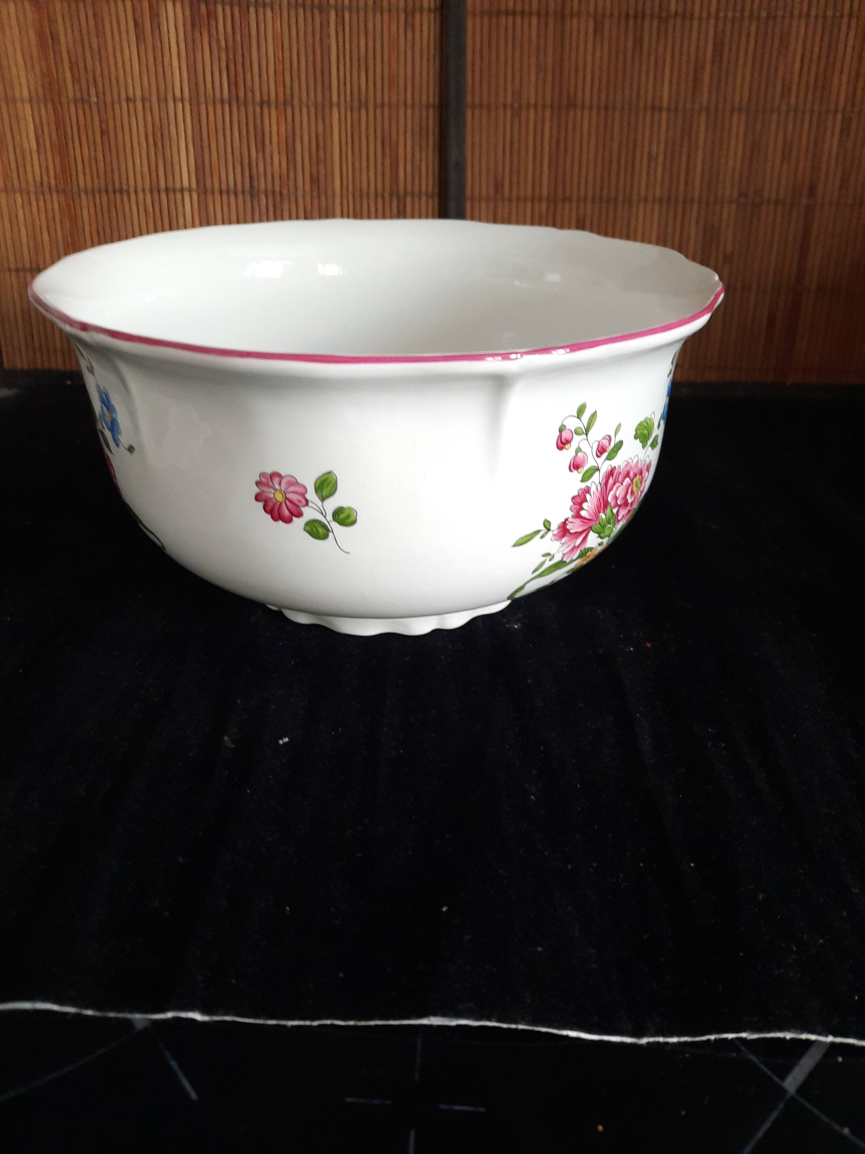 Ceramic salad bowl Old Saint-Amand – floral decoration – very good condition