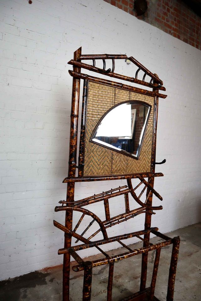 Vestiaire en bambou ancien