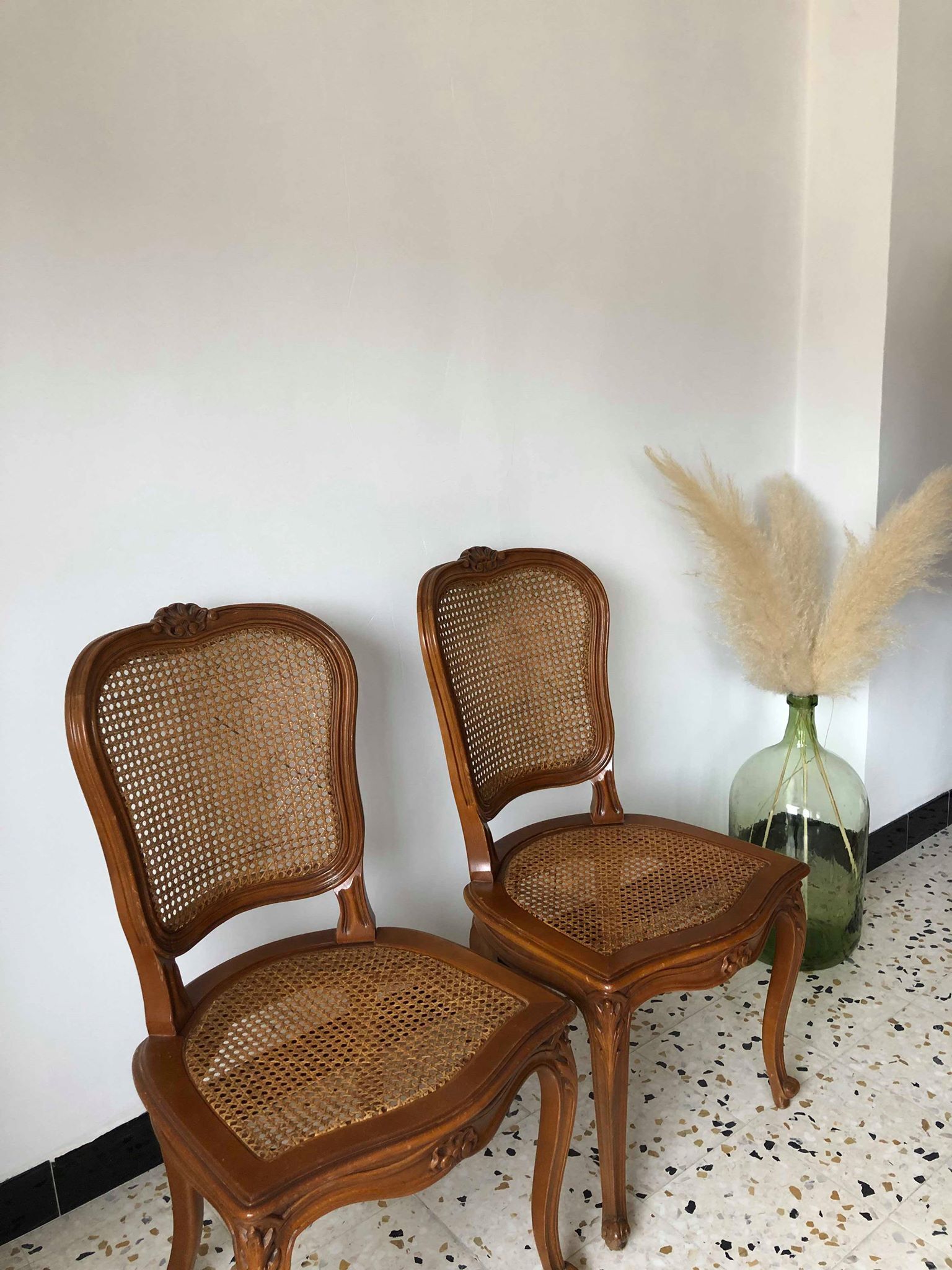 Paires de chaises style Louis XV bois & cannage