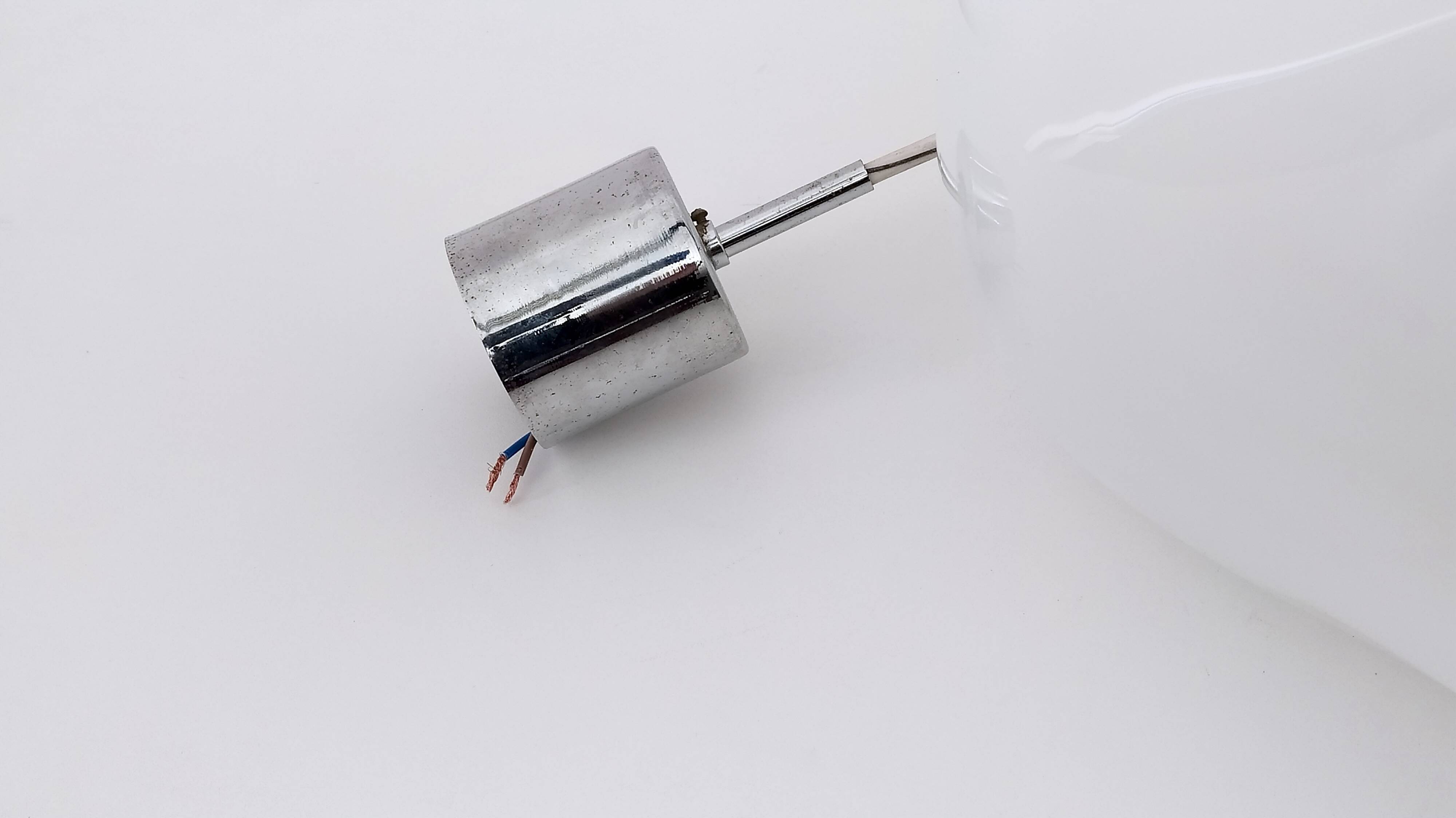 White Blown Glass Pendant Mod. Zenda by Luciano Vistosi, Italy