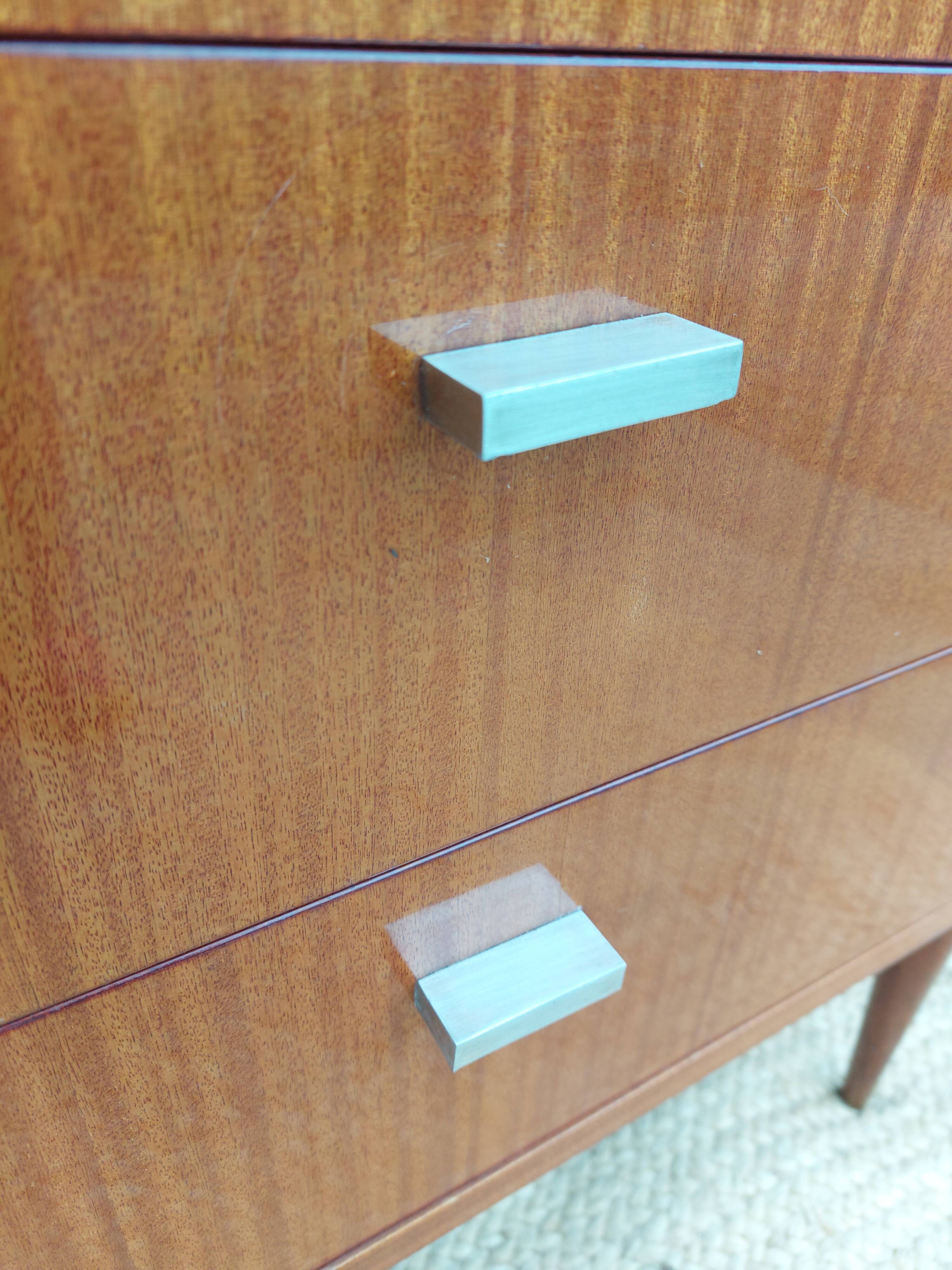 Vintage tapered leg chest of drawers