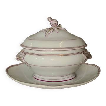 Porcelain gravy boat