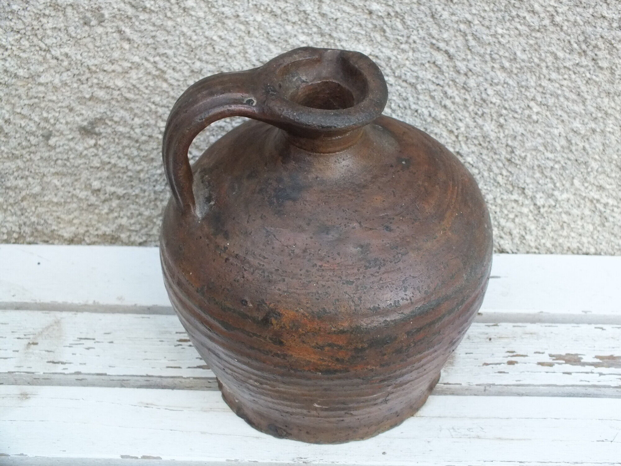 Cruche en terre- poterie d'art populaire ancienne