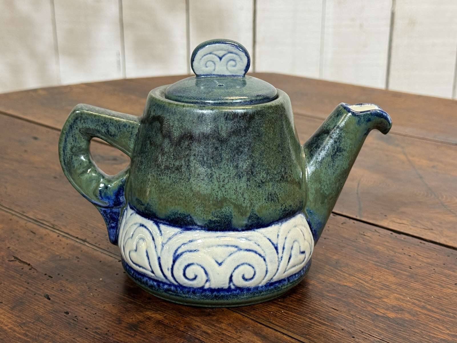 HB QUIMPER stoneware service from the 1930s.