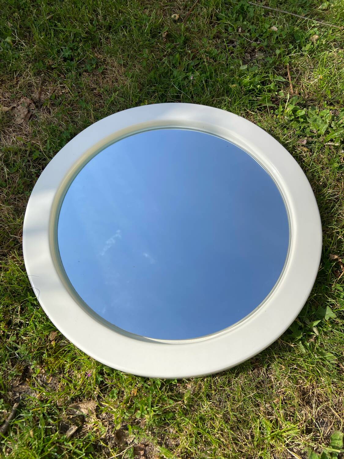 Miroir rond blanc en plastique vintage