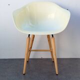 Beige shell armchair, beech legs from Kare Design vintage 1990