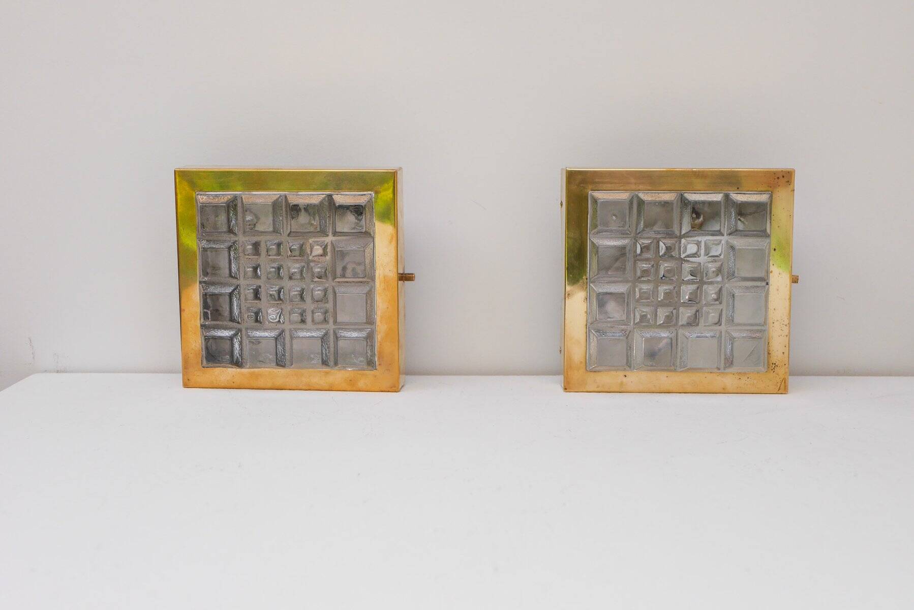 Appliques murales brutalistes en verre et laiton de Falkenbergs Belysning, Suède vers 1967