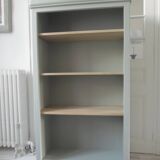 Louis Philippe style bookcase reenchanted in verdigris, 3 light oak waxed shelves.