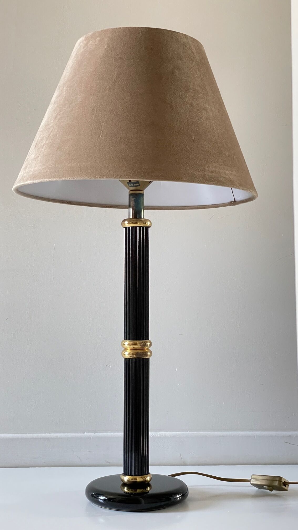 Lampe Le dauphin laiton et velours