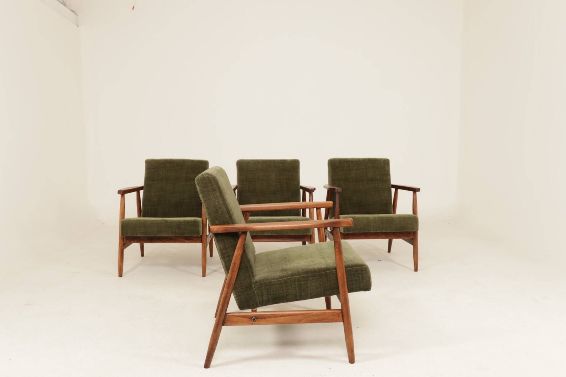 Ensemble de 4 Fauteuils Mid-Century Modern – Velours olive vert 