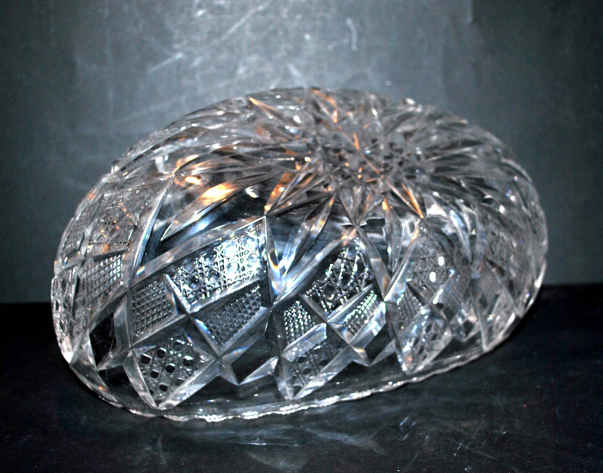 Coupe corbeille en cristal taillé saint-louis taille diamant forme gondole 1900