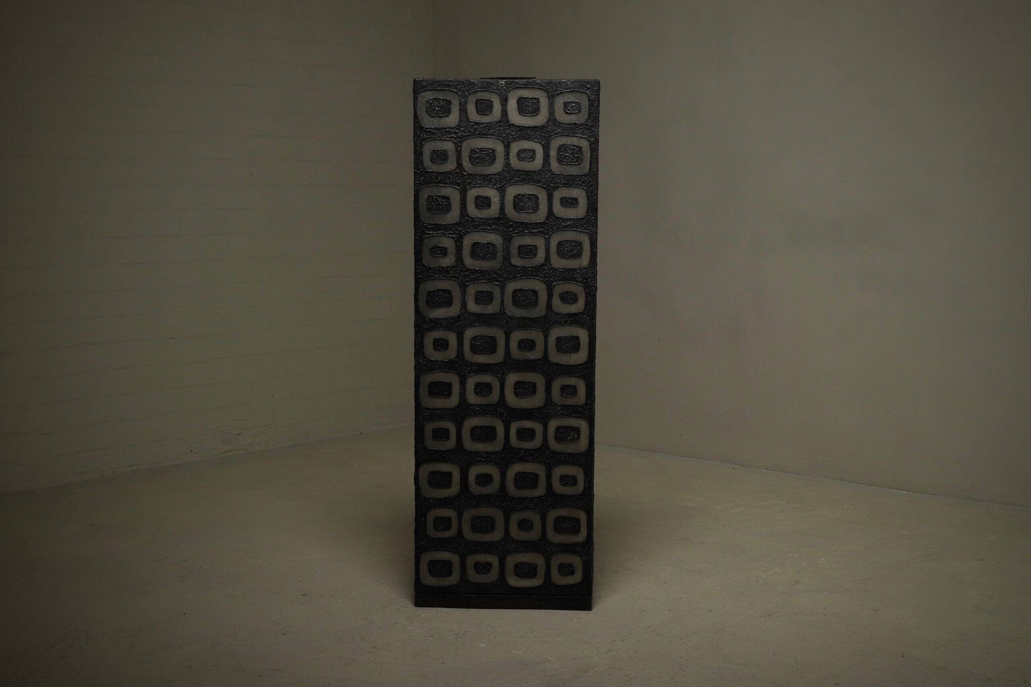Large Italian brutalist floor lamp 1970s