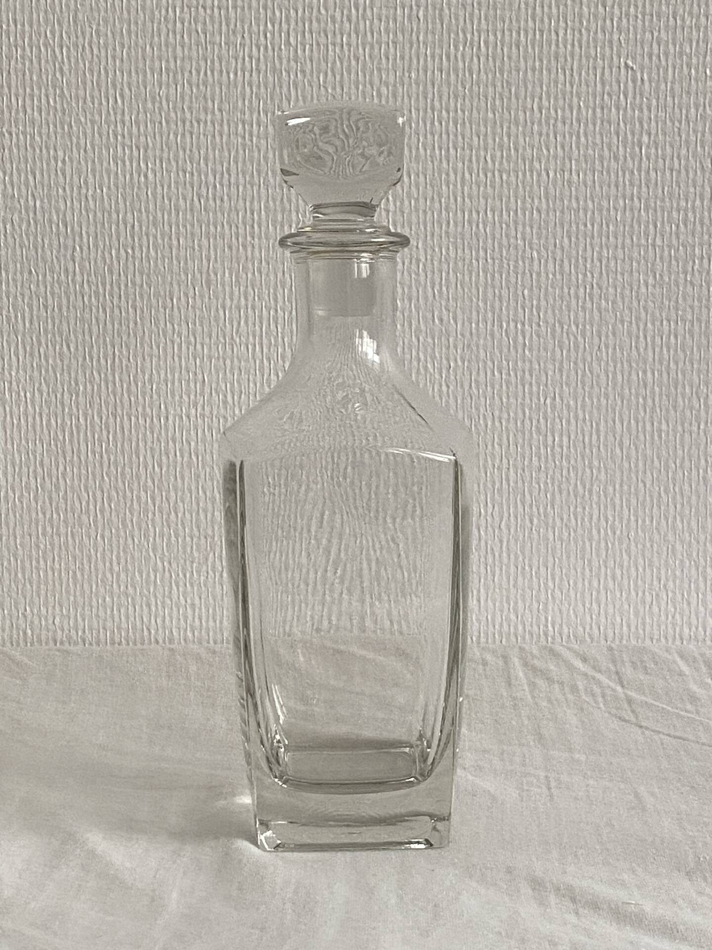 Glass carafe